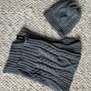 Diesel hat and scarf combo